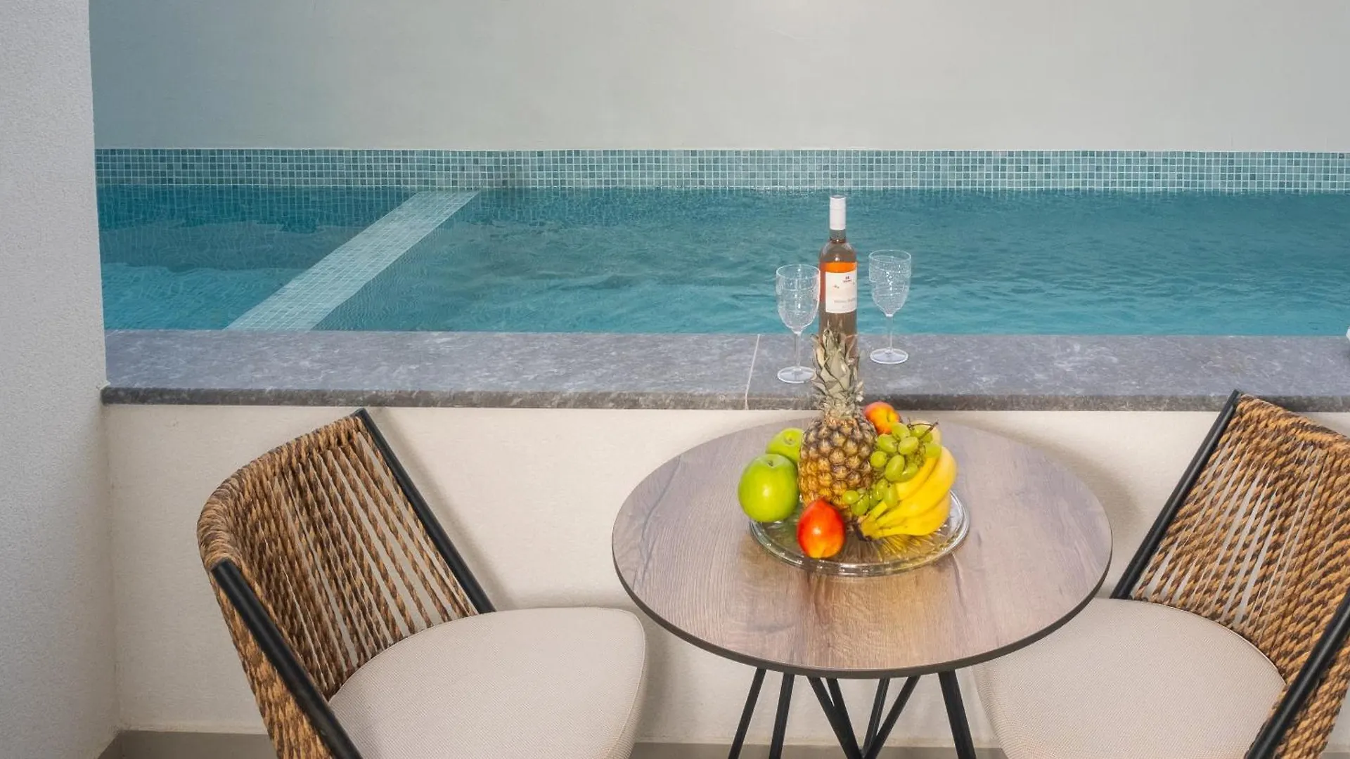 Luminous Luxury Living Aparthotel Kallithea  Ελλάδα