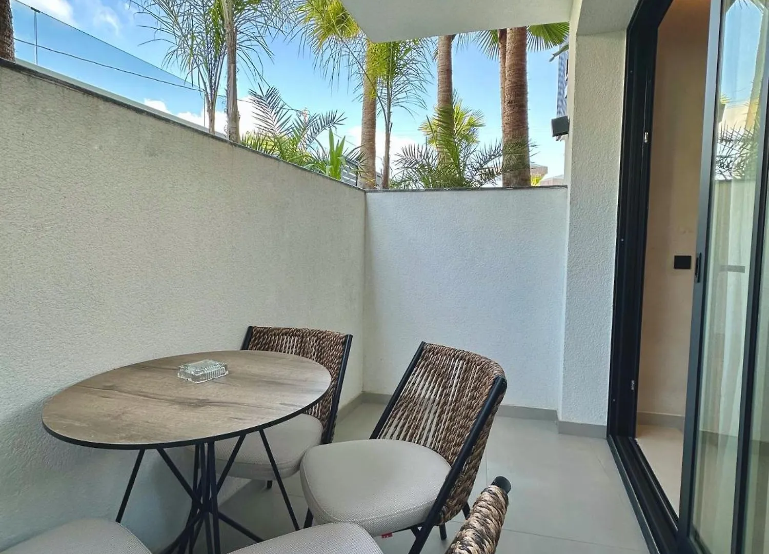 Luminous Luxury Living Aparthotel Kallithea