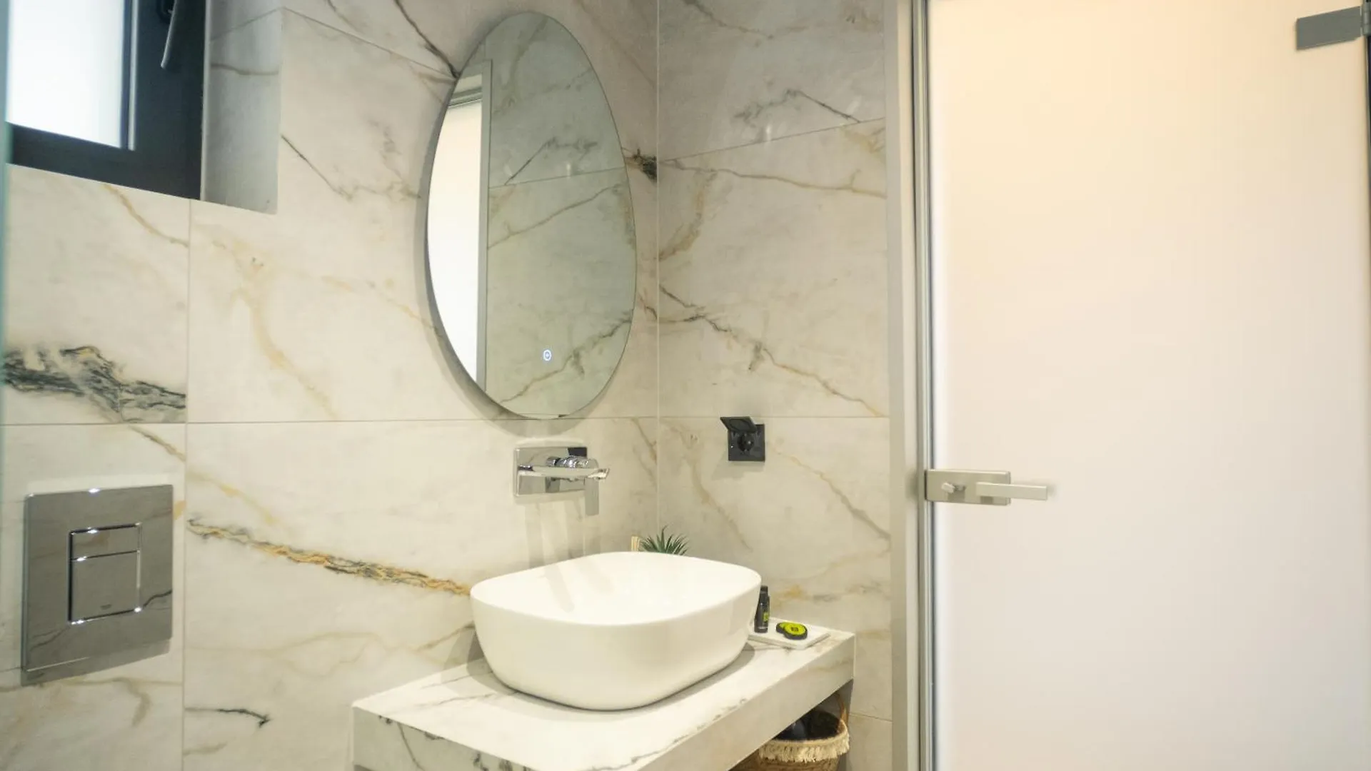 Luminous Luxury Living Aparthotel Kallithea