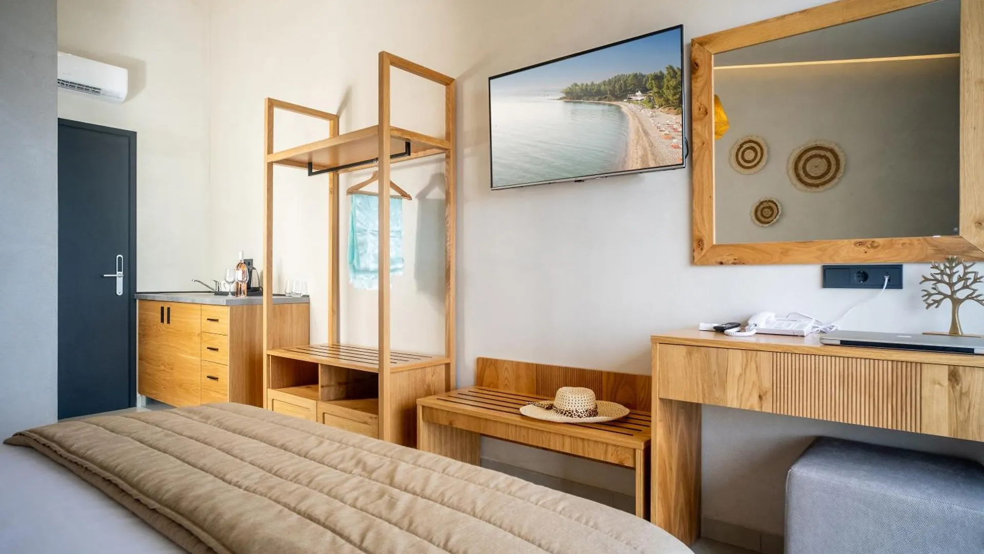 Luminous Luxury Living Aparthotel Kallithea