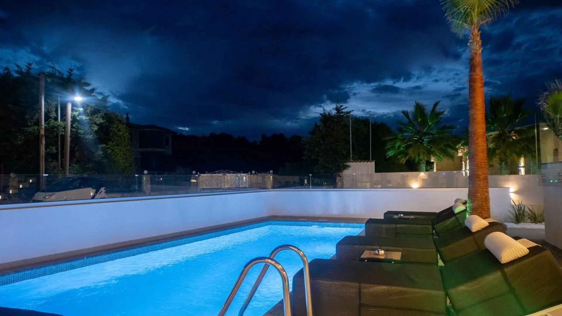 Luminous Luxury Living Aparthotel Kallithea   Kallithea (Chalkidiki)