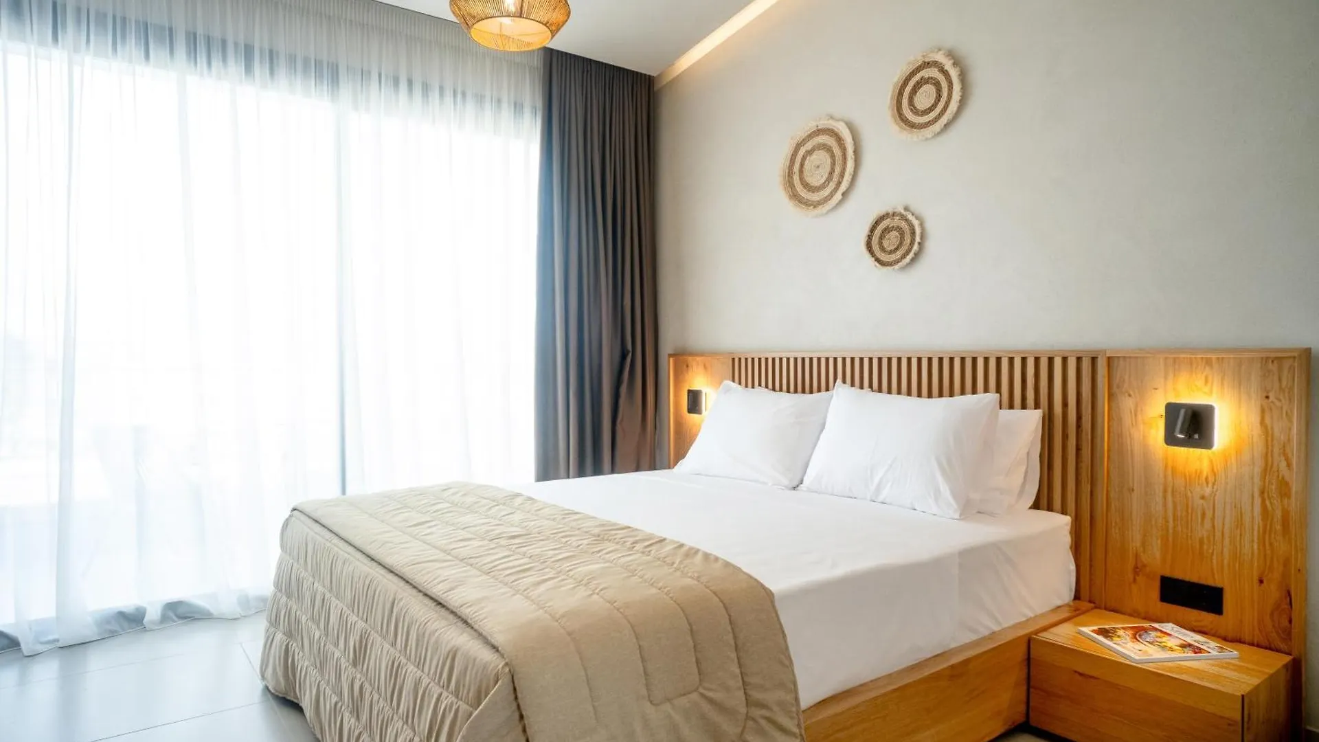 Luminous Luxury Living Aparthotel Kallithea