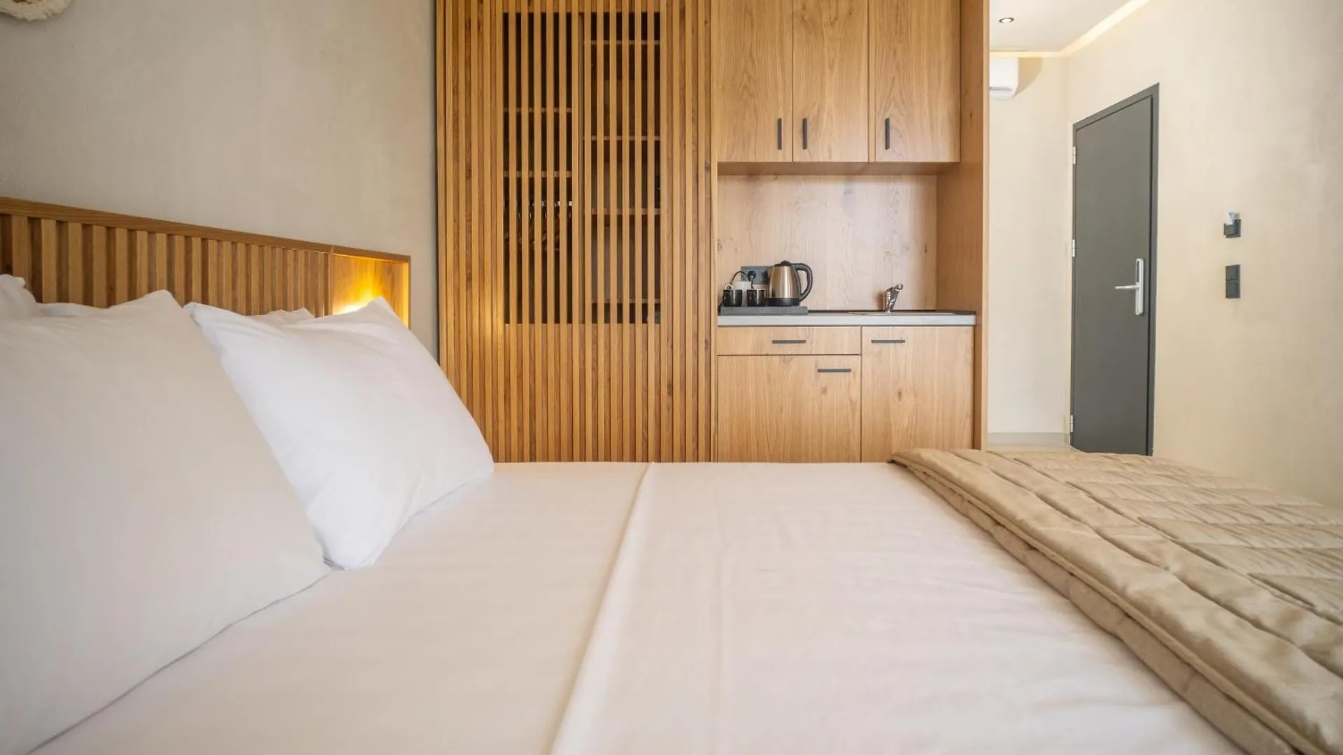 Luminous Luxury Living Aparthotel Kallithea