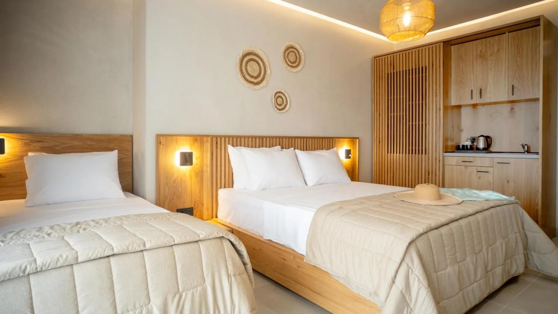 Luminous Luxury Living Aparthotel Kallithea  Kallithea (Chalkidiki)